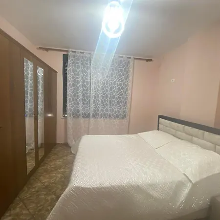 Apartment Apartment *